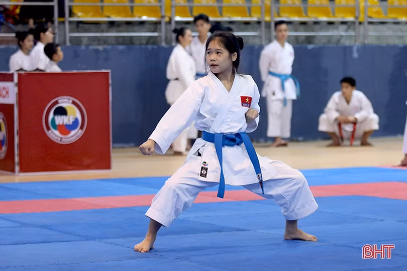 120 vận động viên tranh tài tại Giải Karate toàn tỉnh