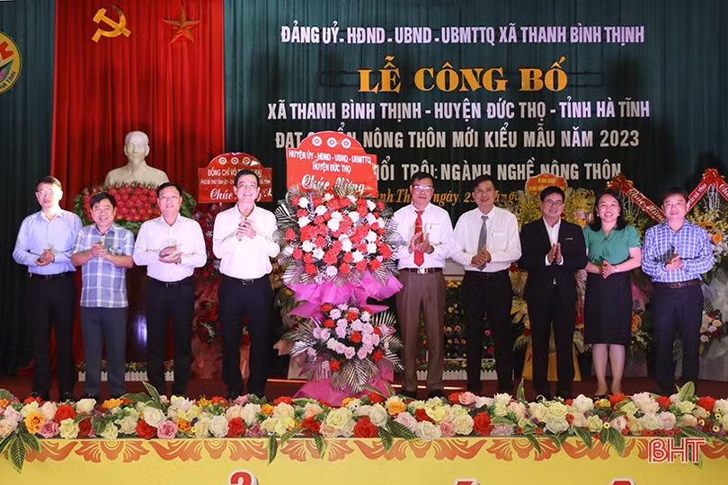 Thanh Bình Thịnh đón bằng công nhận xã NTM kiểu mẫu