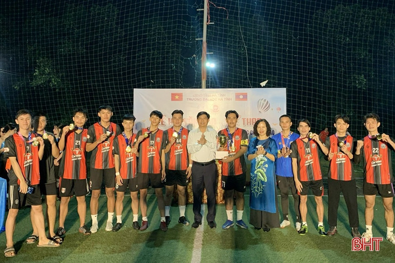 Lưu học sinh ở Hà Tĩnh tổ chức nhiều hoạt động mừng quốc khánh Lào