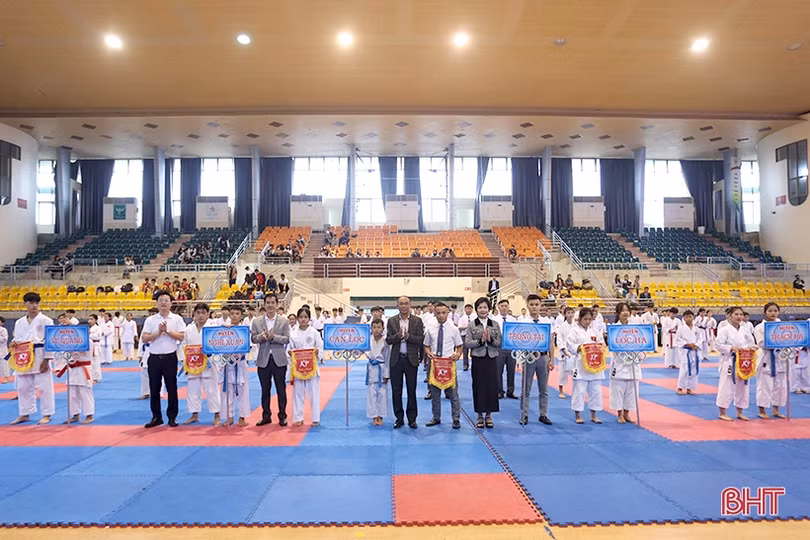 120 vận động viên tranh tài tại Giải Karate toàn tỉnh