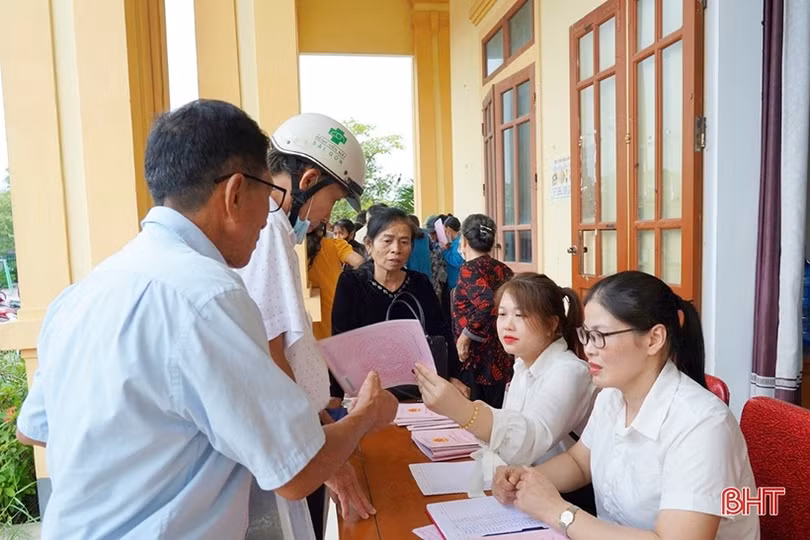 Chỉnh lý biến động 37.467 bìa đất cho người dân các xã sau sáp nhập ở Hà Tĩnh