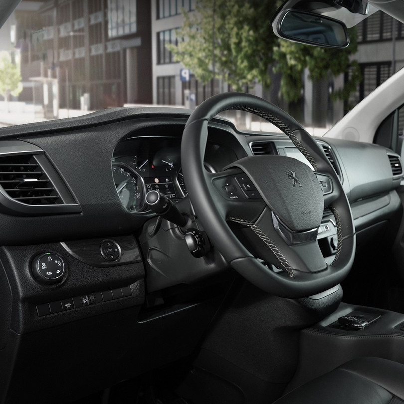 Peugeot Traveller: Nâng tầm trải nghiệm với sự tiện nghi và công nghệ vượt trội