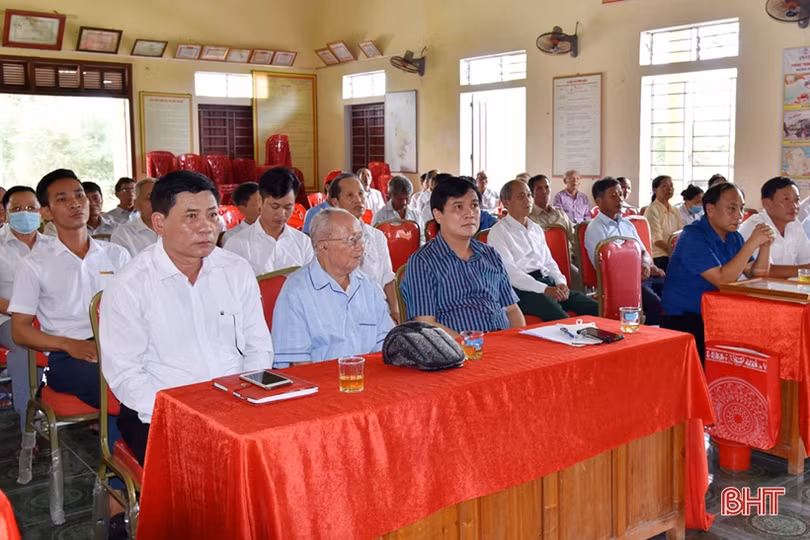 Lộc Hà tăng cường giáo dục chính trị, tư tưởng, nâng cao chất lượng đảng viên