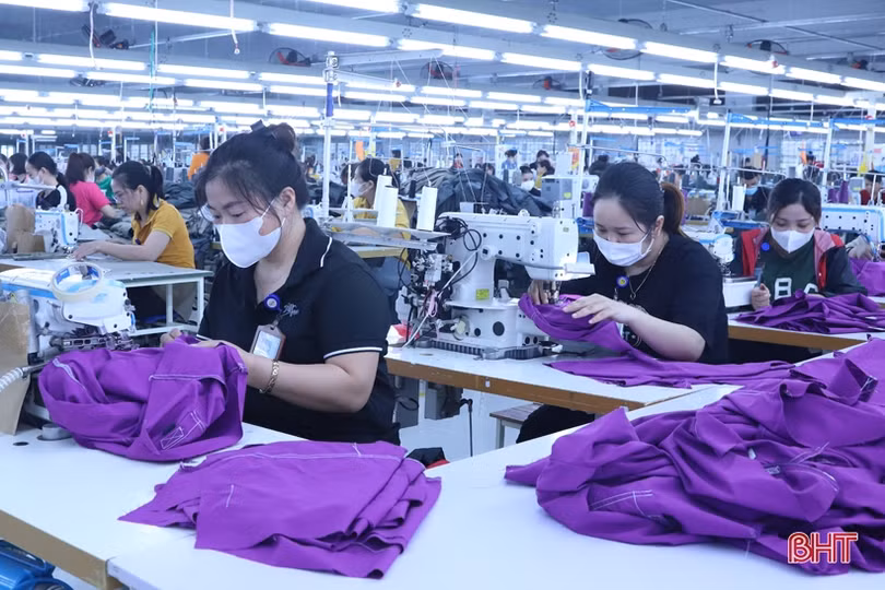 Người lao động Hà Tĩnh chào mừng Đại hội Công đoàn Việt Nam