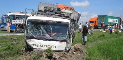 Vụ TNGT nghiêm trọng ở TX Hồng Lĩnh làm 3 người chết, 7 người bị thương