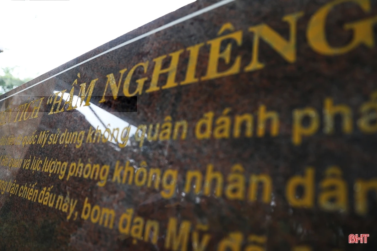 Thăm chiến tích “Hầm Nghiêng” trên đỉnh Hoành Sơn