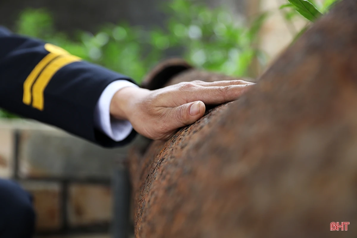 Thăm chiến tích “Hầm Nghiêng” trên đỉnh Hoành Sơn