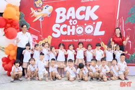  Học sinh iSchool Hà Tĩnh hào hứng trong ngày trở lại trường