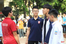 Tuyển sinh lớp 10 ở Hà Tĩnh: Chỉ tiêu thấp, nguyện vọng cao