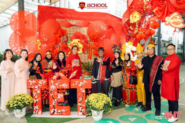 Rộn ràng hội chợ “Xuân yêu thương” tại iSchool Hà Tĩnh