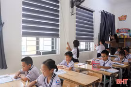 Bổ sung thiết bị làm mát, linh hoạt điều chỉnh giờ học mùa nắng nóng