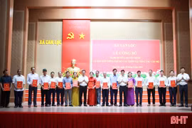 Phường Trần Phú, xã Can Lộc công bố nghị quyết về sắp xếp thôn, tổ dân phố
