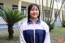 Nữ sinh Hà Tĩnh chinh phục ngôi vị thủ khoa môn Tiếng Pháp