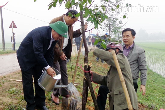 Can Lộc phát động "Tết trồng cây" ảnh 1