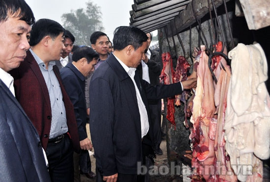 Đảm bảo ATVSTP tại một số điểm giết mổ gia súc, gia cầm ảnh 1