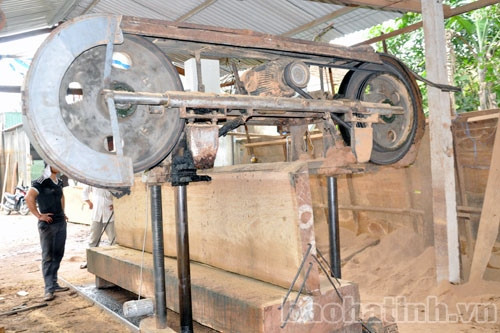 Ô nhiễm phun sơn ở làng mộc (Bài 1): Đặc mùi hóa chất ảnh 2 Ô nhiễm phun sơn ở làng mộc (Bài 1): Đặc mùi hóa chất ảnh 2