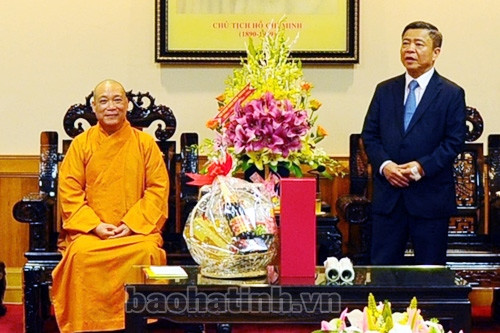Thay mặt lãnh đạo tỉnh, Bí thư Tỉnh ủy – Chủ tịch UBND tỉnh Võ Kim Cự cảm ơn những lời chúc tốt đẹp và khẳng định, trong những thành tựu phát triển chung của tỉnh năm qua có sự đóng góp của các tăng ni, phật tử, đặc biệt là trong việc giữ gìn an ninh chính trị, trật tự an toàn xã hội, góp phần phát triển kinh tế - xã hội. Bí thư Tỉnh ủy – Chủ tịch UBND tỉnh Võ Kim Cự mong muốn Ban Trị sự Giáo hội Phật giáo tỉnh tiếp tục phát huy vai trò hướng dẫn tăng ni, phật tử sinh hoạt tôn giáo theo đúng phương châm, mục đích của Phật giáo; phối hợp chặt chẽ cùng cấp uỷ, chính quyền các địa phương tạo mối quan hệ gắn bó, đồng thuận trong nhân dân, xây dựng nét đẹp giữa đời và đạo, giữ vững bản sắc văn hóa dân tộc.