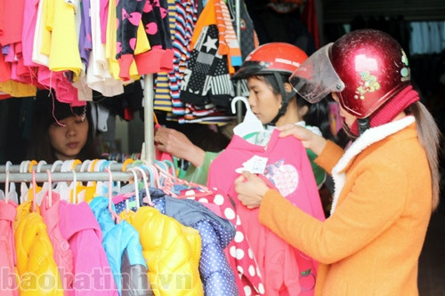 Nhộn nhịp “gánh” tết về... nhà ảnh 2