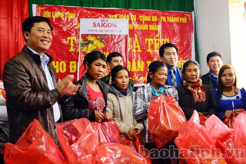 Ấm nghĩa đồng bào... ảnh 2