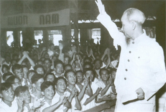 Năm mới với thơ chúc Tết của Bác Hồ ảnh 1