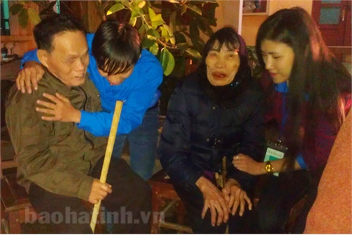 Đội sinh viên tình nguyện Hà Tĩnh thuộc Học viện Tài chính tổ chức chương trình “Xuân yêu thương” tại Trung tâm Bảo trợ xã hội.