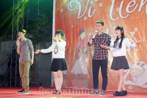 Ấm tình đêm hội "Vì tiếng cười trẻ thơ 2015" ảnh 7