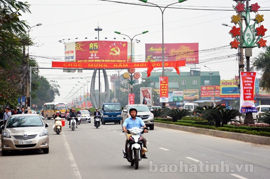 Thành phố Hà Tĩnh trang hoàng đón tết ảnh 2