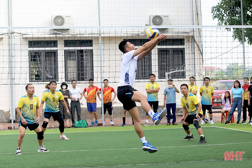 3. Luật Thi Đấu Bóng Chuyền Liên Quan Đến Kỹ Thuật Đệm
