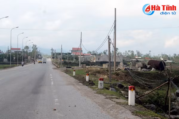 can tro thi cong luoi dien nguoi dan doi boi thuong la khong co co so