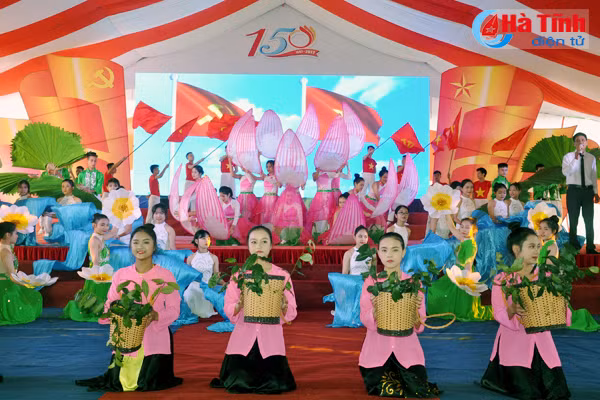 huong khe long trong ky niem 150 nam thanh lap huyen