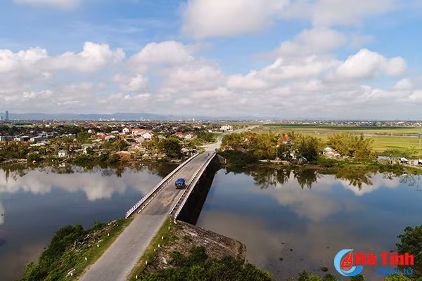 bay tren nhung cay cau dep xinh o thanh pho ha tinh