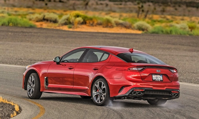 kia stinger dep lanh gia chi hon 700 trieu co gi hap dan