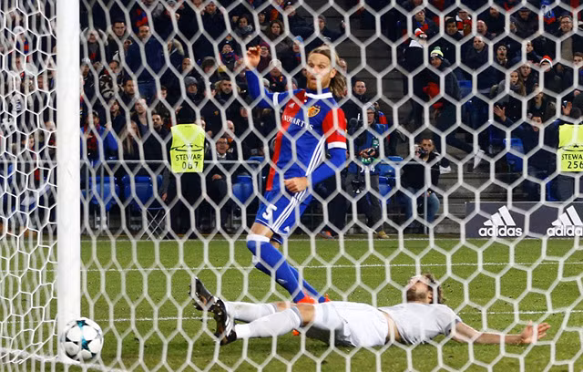 thung luoi phut 89 m u phai cho luot cuoi