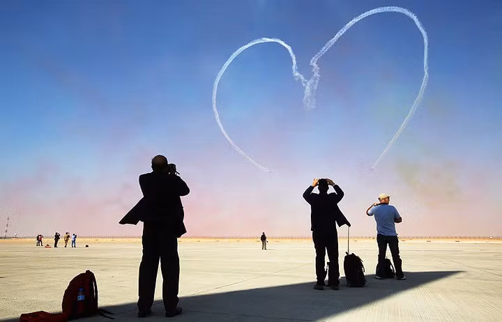 chien dau co pho dien suc manh tai dubai airshow 2017