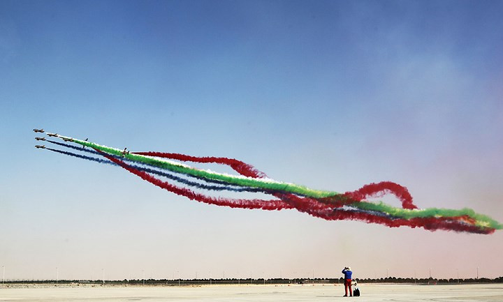 chien dau co pho dien suc manh tai dubai airshow 2017