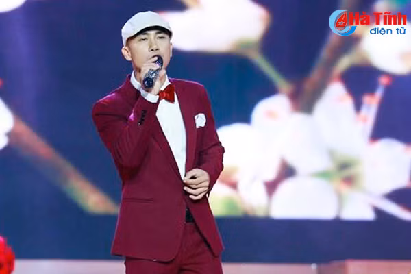 9X Hà Tĩnh cover ‘Sóng’ được khen ngợi: Âm nhạc giúp mình bớt nhút nhát