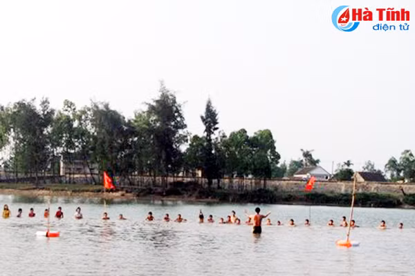 thay giao day boi quen an quen ngu di tim thi the hoc sinh