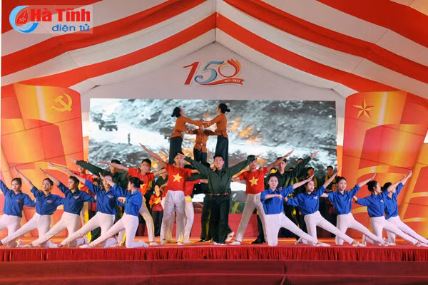 huong khe long trong ky niem 150 nam thanh lap huyen