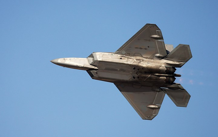 chien dau co pho dien suc manh tai dubai airshow 2017