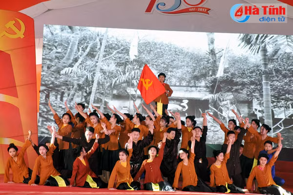 huong khe long trong ky niem 150 nam thanh lap huyen