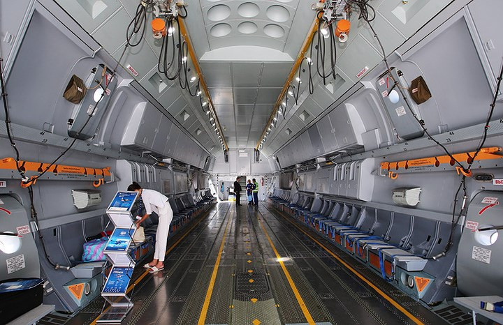 chien dau co pho dien suc manh tai dubai airshow 2017