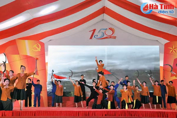 huong khe long trong ky niem 150 nam thanh lap huyen