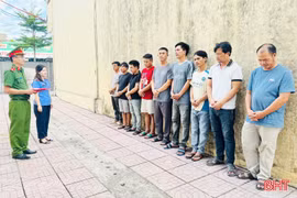 Công an Hà Tĩnh triệt phá đường dây cá độ bóng đá hơn 200 tỷ đồng