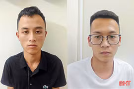 Bắt 2 đối tượng lừa đảo chuyển tiền từ nước ngoài về Việt Nam