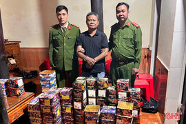 Đột kích nhiều vị trí, phá đường dây tàng trữ, mua bán 1,6 tạ pháo nổ 