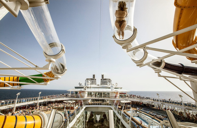 cuoc song xa hoa tren sieu du thuyen lon nhat the gioi