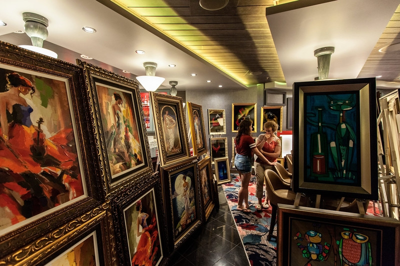 cuoc song xa hoa tren sieu du thuyen lon nhat the gioi