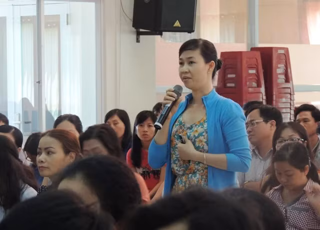 giao pho con cho nha truong bo me bu dap tien