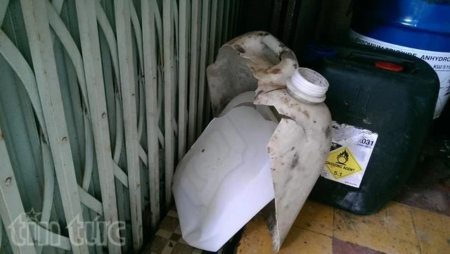 no hoa chat o cho tu than kim bien 4 nguoi bi bong