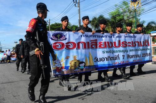 dang sau cuoc trung cau dan y hien phap moi cua thai lan